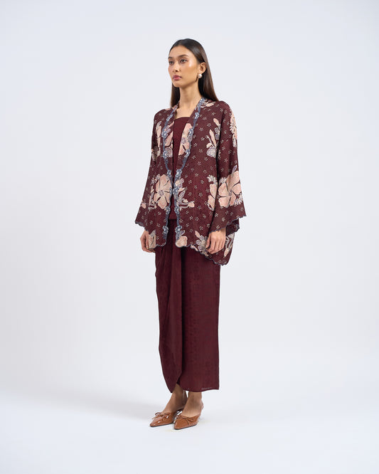 Khairin Kebaya Pendek in Maroon