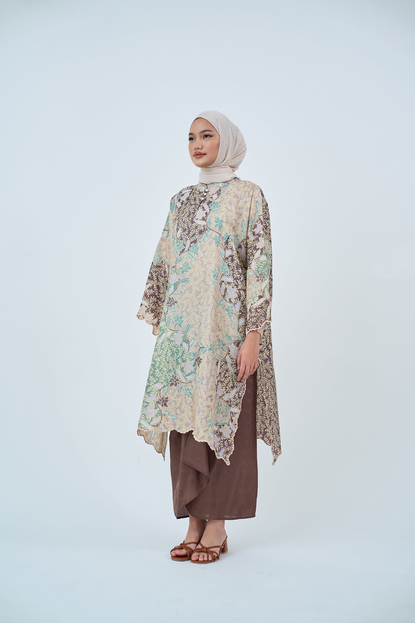 Kurung Labuh DAHLEA