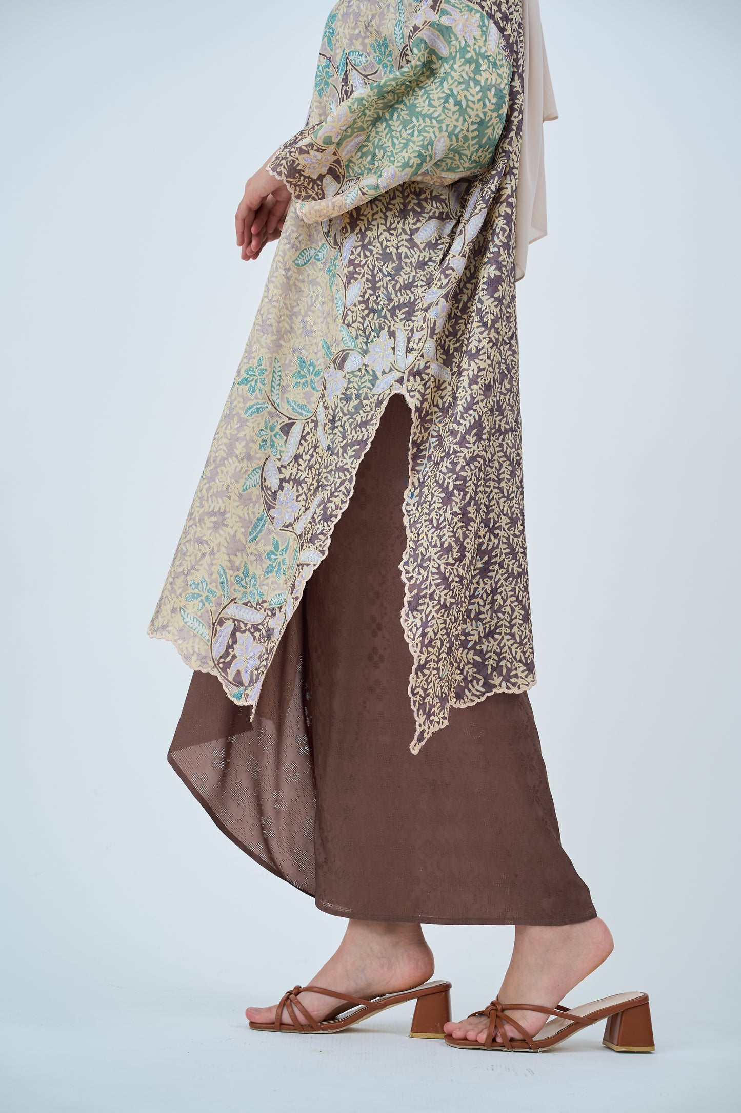 Kurung Labuh DAHLEA