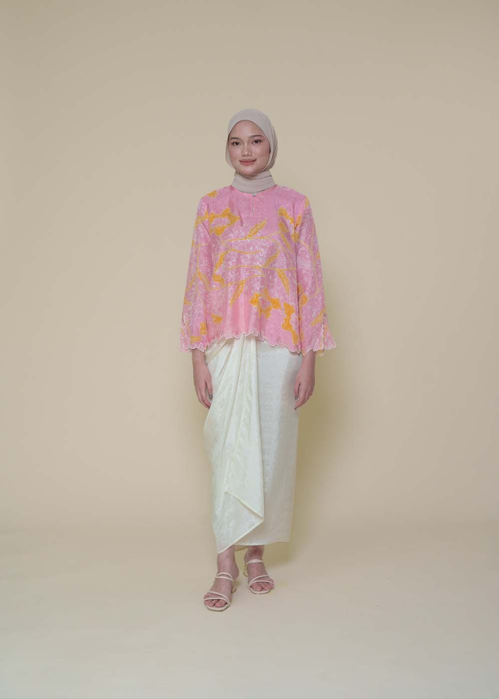 Kurung Pendek Sulam SARINA (05-30 PNK)