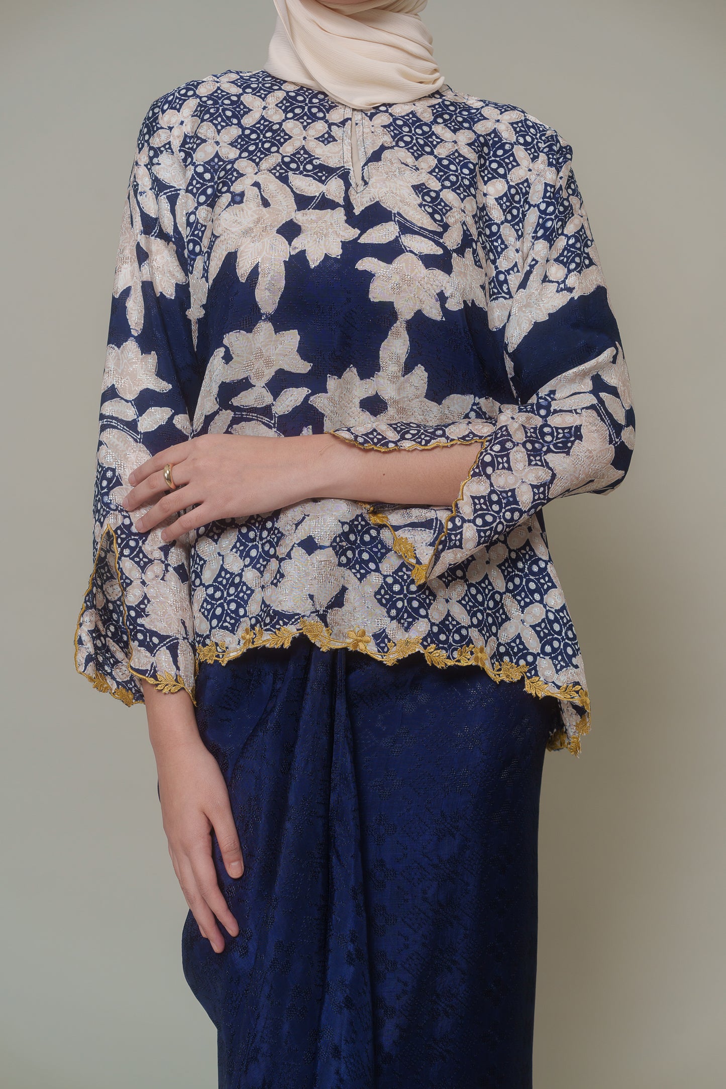 Kurung Pendek Sulam SARINA (05-05 BLU)