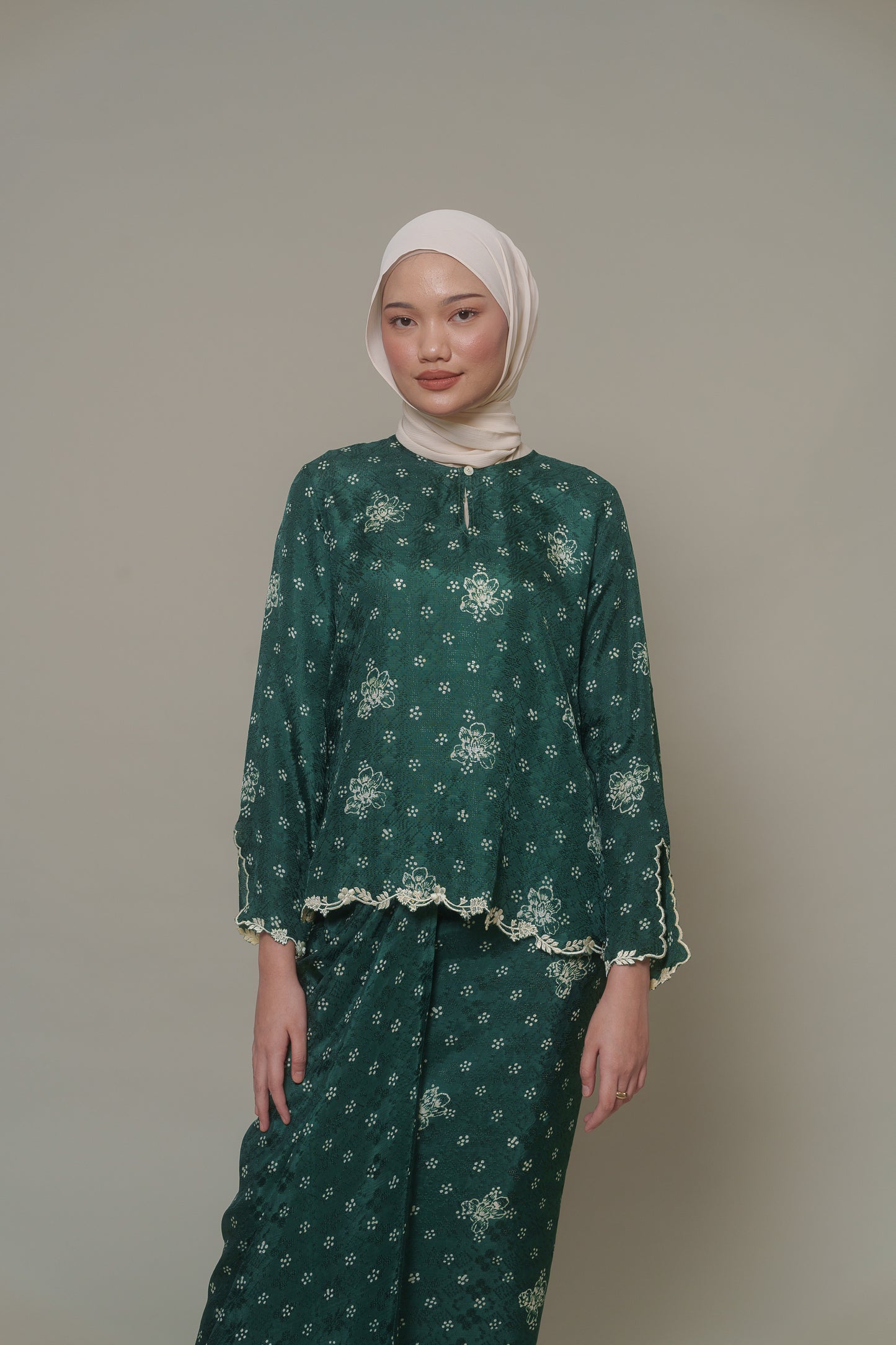 Kurung_Pendek_Sulam_SARINA_05-08_GRN 02