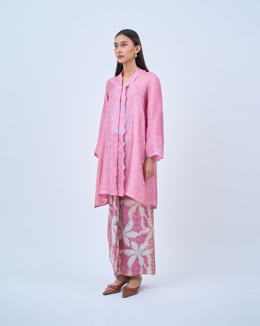 Aria Kurung Panjang in Pink