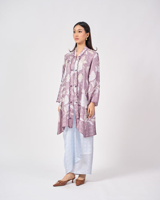 Wardah Kebarung  in Purple