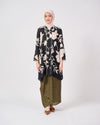 Wardah Kebarung  in Black