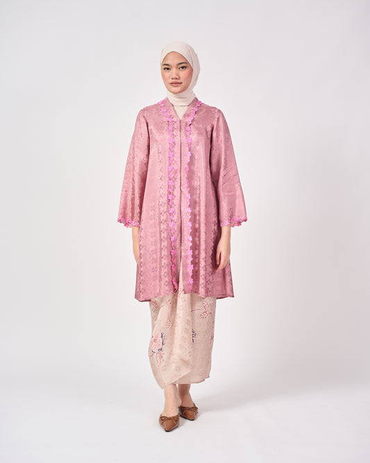 Wardah Kebarung  in Pink