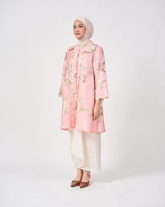 Wardah Kebarung  in Pink