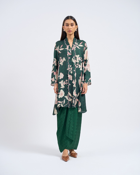 Wardah Kebarung in Green