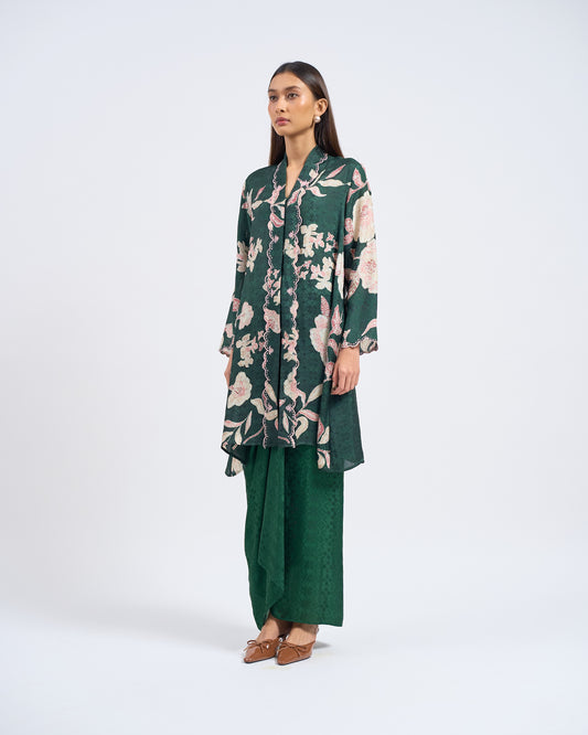 Wardah Kebarung in Green