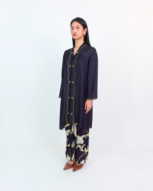 Wardah Kebarung  in Blue