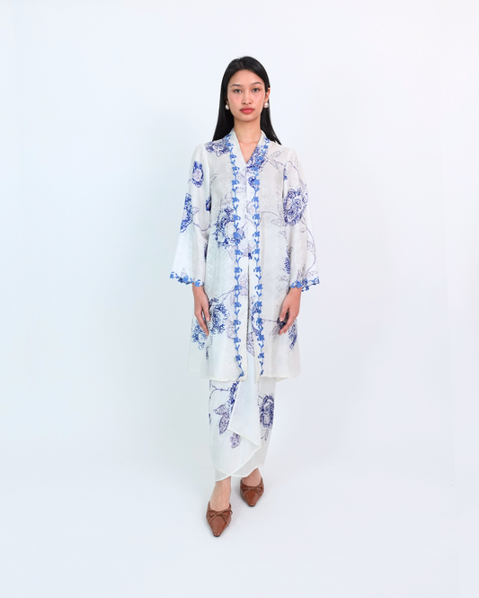 Wardah Kebarung  in White