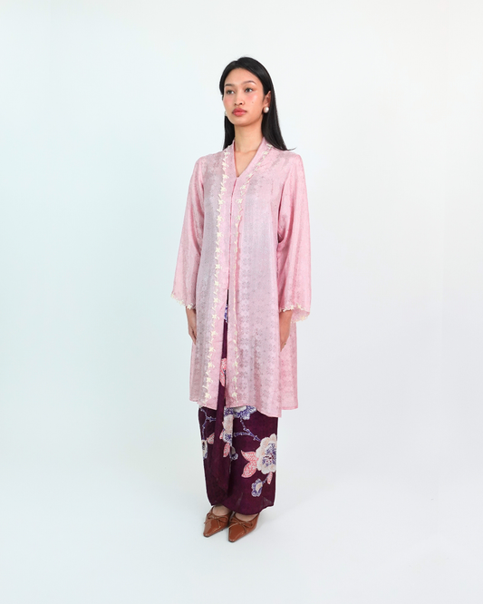 Wardah Kebarung  in Pink