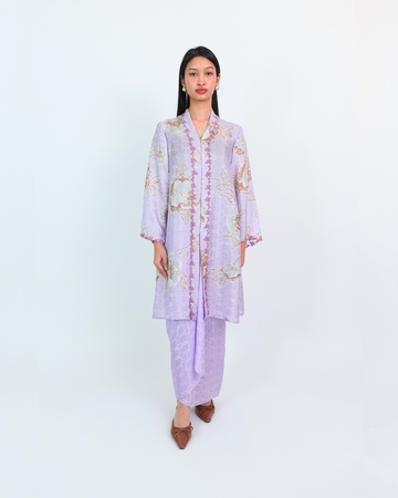 Wardah Kebarung in Purple