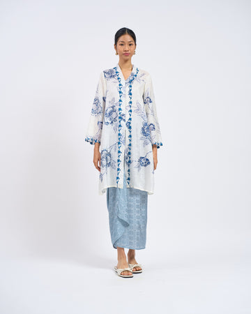 Wardah Kebarung in White