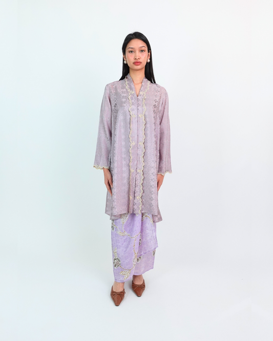 Wardah Kebarung  in Purple