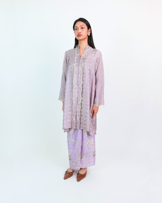 Wardah Kebarung  in Purple