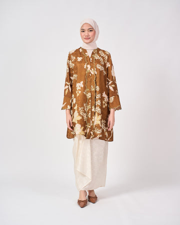 Wardah Kebarung in Brown
