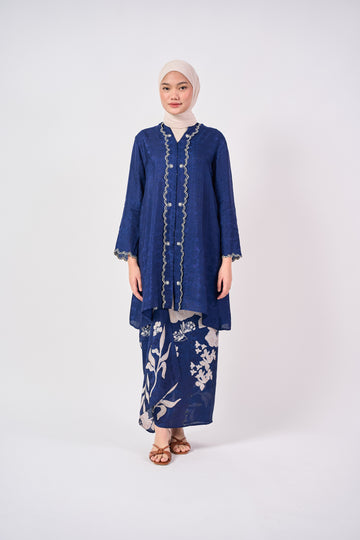 Wardah Kebarung in Blue