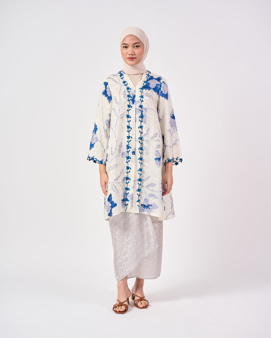 Wardah Kebarung  in White