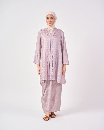 Wardah Kebarung  in Purple