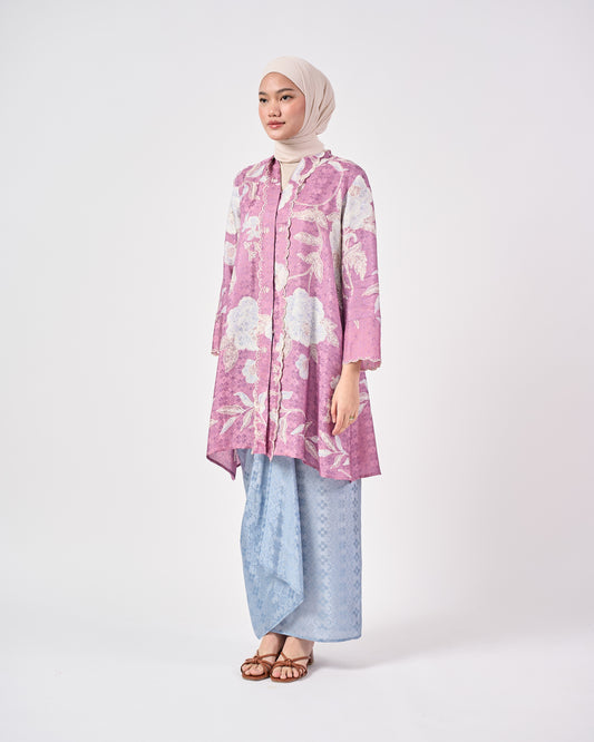 Wardah Kebarung  in Pink