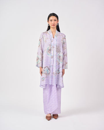 Wardah Kebarung in Purple