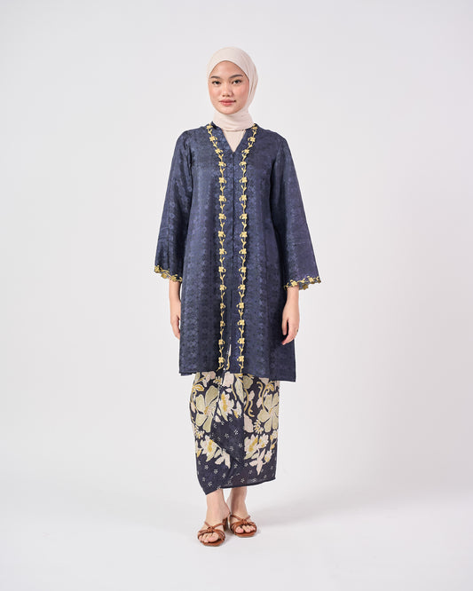 Wardah Kebarung  in Blue