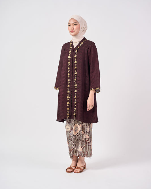 Wardah Kebarung in Maroon