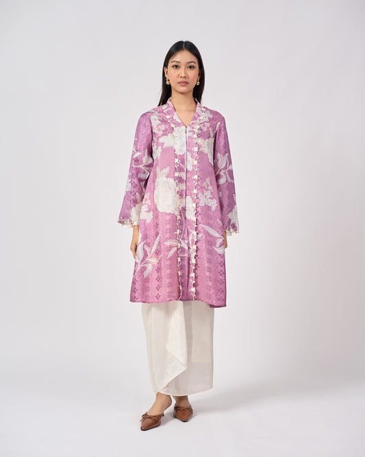 Wardah Kebarung  in Pink